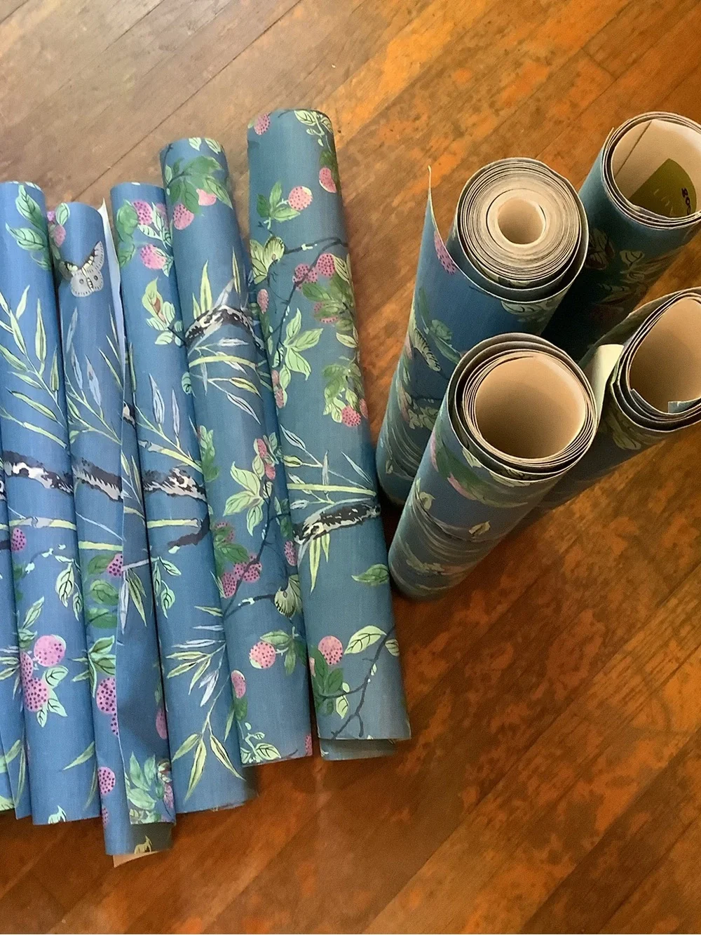 Thibaut Claire Navy T4213 Sojourn Collection Wallpaper Wall Covering Pieces